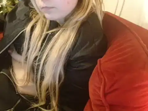 Naughtydaissy naked strip on webcam for live sex chat