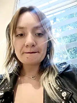 Violet-x naked strip on webcam for live sex chat