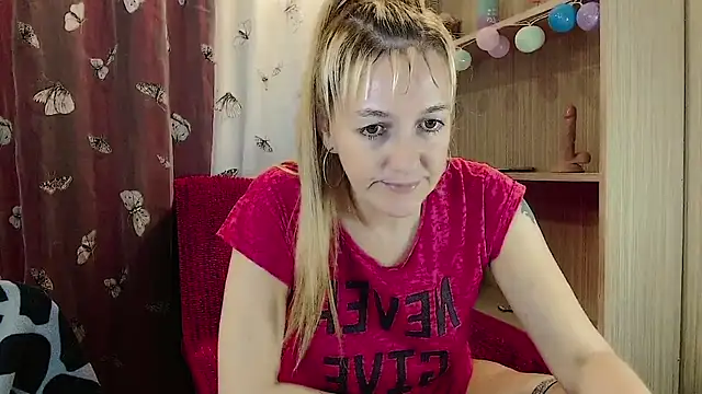AdelaidaLia naked strip on webcam for live sex chat