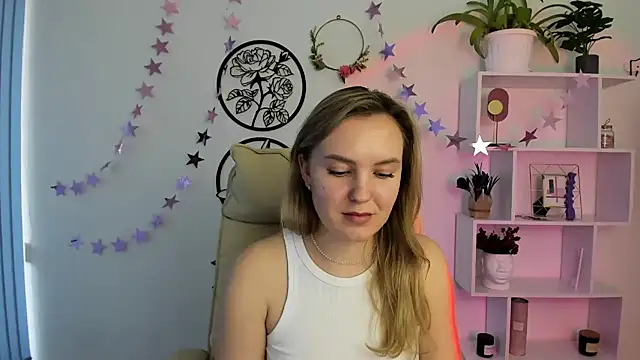MiaLeew naked strip on webcam for live sex chat