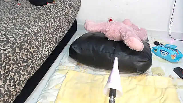 Emyhouston00 naked strip on webcam for live sex chat