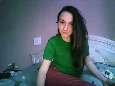 KamiiLlaaMuuaa naked strip on webcam for live sex chat