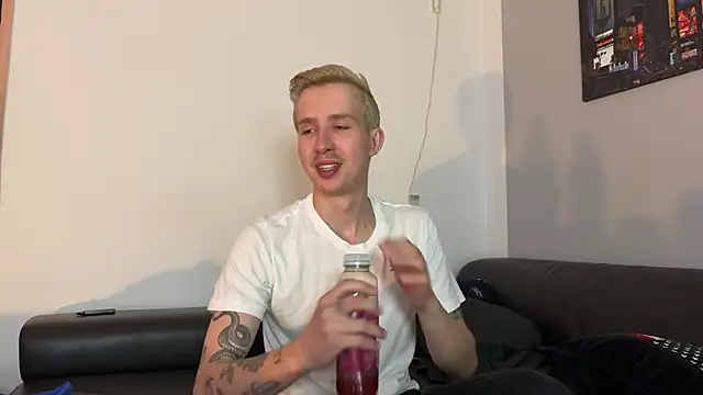 SophieandDavid naked strip on webcam for live sex chat