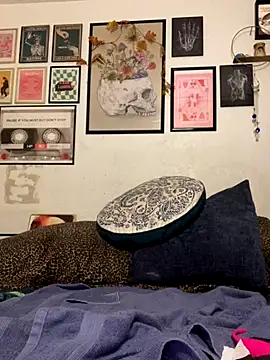 RedFaceBabiii naked strip on webcam for live sex chat