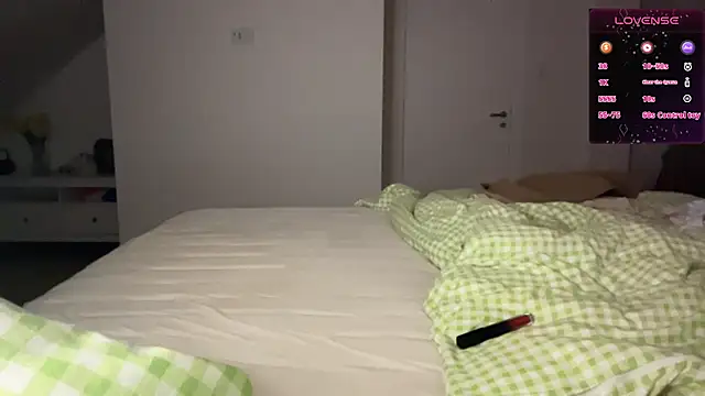 AlyssaOrient naked strip on webcam for live sex chat