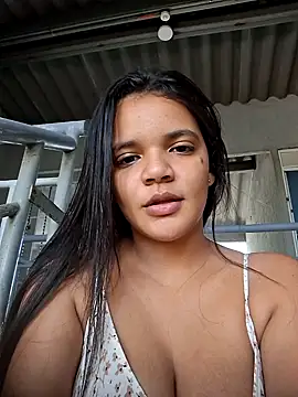 Manu_elaa naked strip on webcam for live sex chat