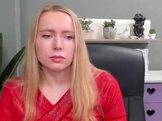 HannahPLAY nude sex chat in adult Live Sex Chat Room