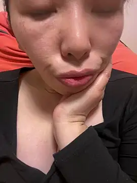 Momo_42_ naked strip on webcam for live sex chat