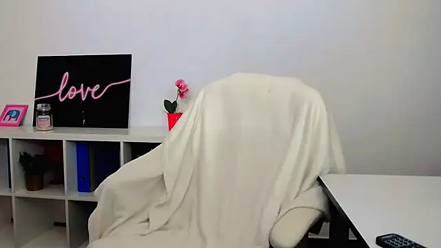 Lia_Benini naked strip on webcam for live sex chat