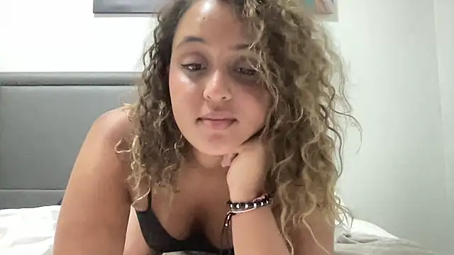 Cherybloom naked strip on webcam for live sex chat