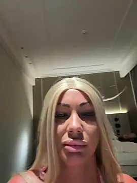 Dutchhbarbie naked strip on webcam for live sex chat