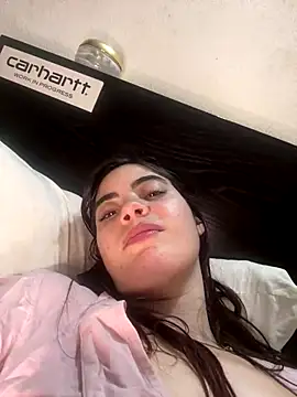 Estreladamanha naked strip on webcam for live sex chat