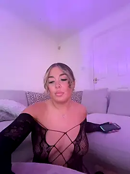 Honeyxoxxo naked strip on webcam for live sex chat