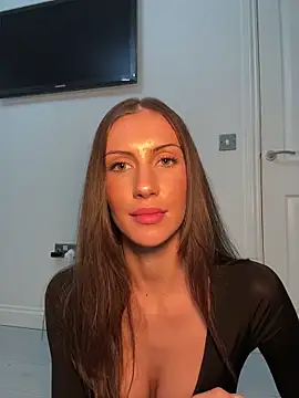 MilaRenee naked strip on webcam for live sex chat