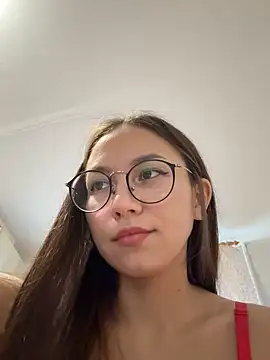 BlossomDreamer naked strip on webcam for live sex chat