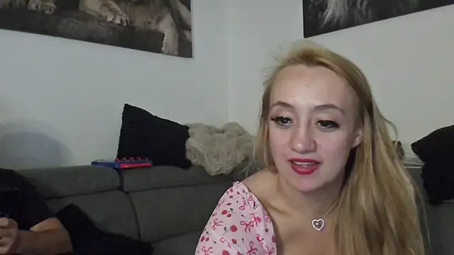 LoveXAddict naked strip on webcam for live sex chat