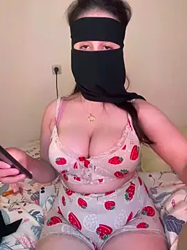 Rawan-The-Queen naked strip on webcam for live sex chat