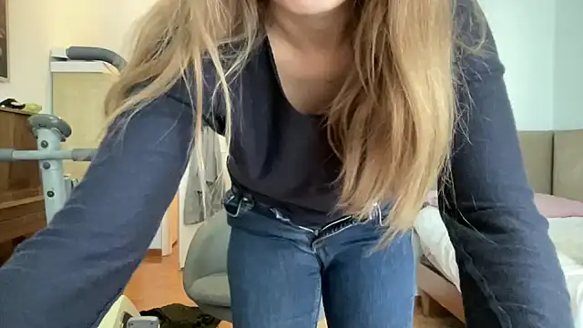 Birbantee naked strip on webcam for live sex chat