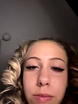 Katherinabby33 naked strip on webcam for live sex chat