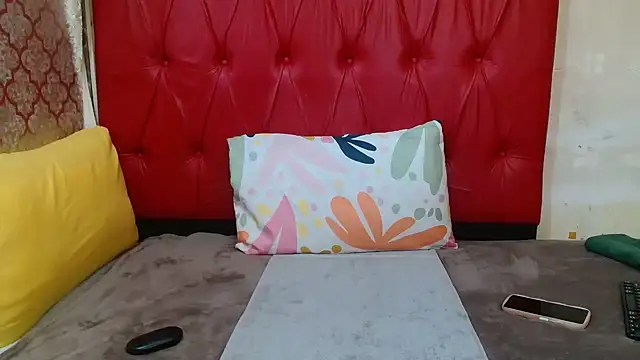 BondiBitch naked strip on webcam for live sex chat