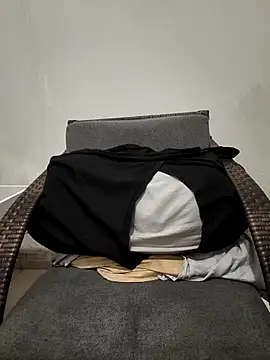 VIC22SECRET naked strip on webcam for live sex chat
