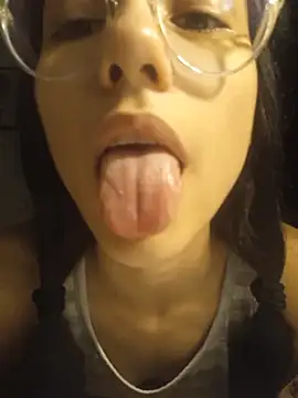 Isaaabelaaa naked strip on webcam for live sex chat