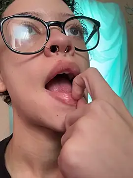 Jojosbizarrelyf naked strip on webcam for live sex chat