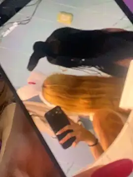Loirinhaaa naked strip on webcam for live sex chat