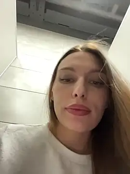 LeiaMood naked strip on webcam for live sex chat