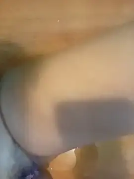 HonyHanna naked strip on webcam for live sex chat