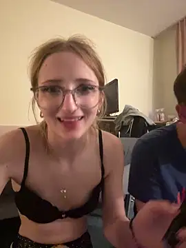 LauraundSteve_ naked strip on webcam for live sex chat