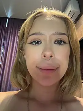 MaryChanXO naked strip on webcam for live sex chat