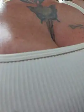 MommyBlairVIP naked strip on webcam for live sex chat